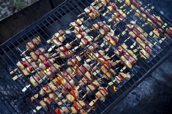 Les façons ludiques de cuisiner les brochettes au barbecue