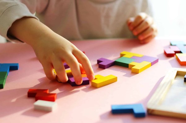 Maîtriser le tangram : astuces pour stimuler votre créativité et logique